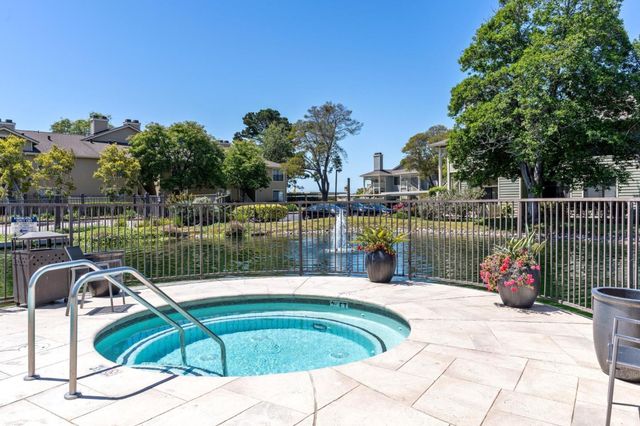 195 Shoreline Court, Richmond, CA 94804