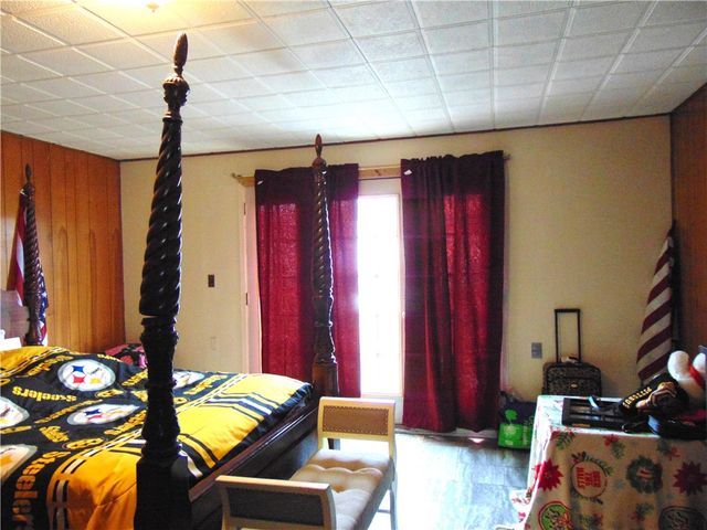 910 Lincoln Ave, Charleroi Boro, PA 15022