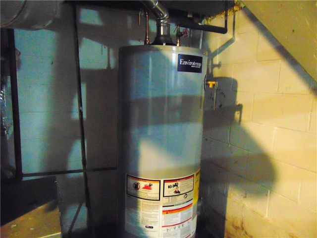 910 Lincoln Ave, Charleroi Boro, PA 15022