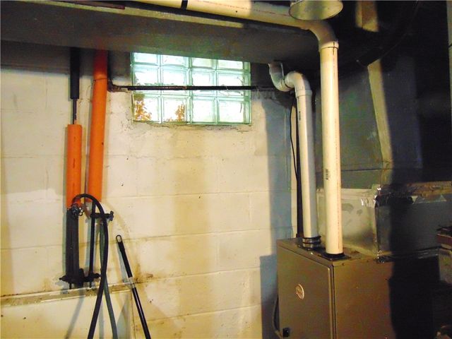 910 Lincoln Ave, Charleroi Boro, PA 15022