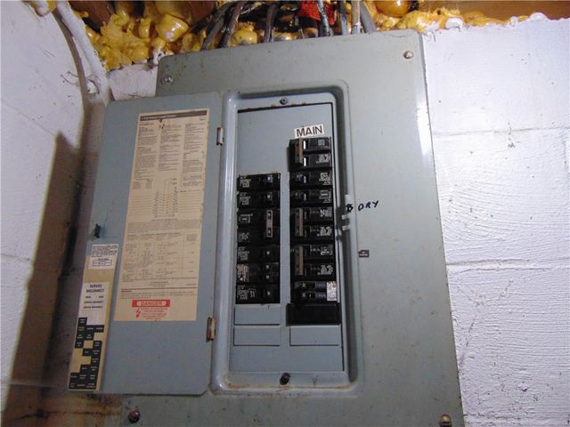 910 Lincoln Ave, Charleroi Boro, PA 15022