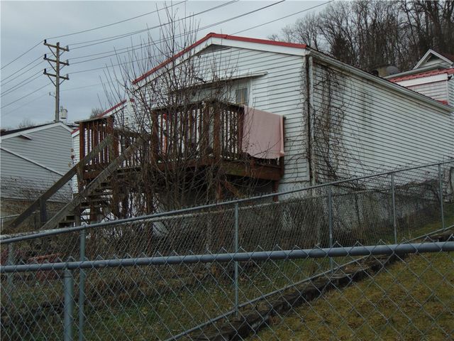 910 Lincoln Ave, Charleroi Boro, PA 15022