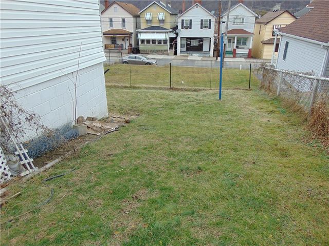 910 Lincoln Ave, Charleroi Boro, PA 15022