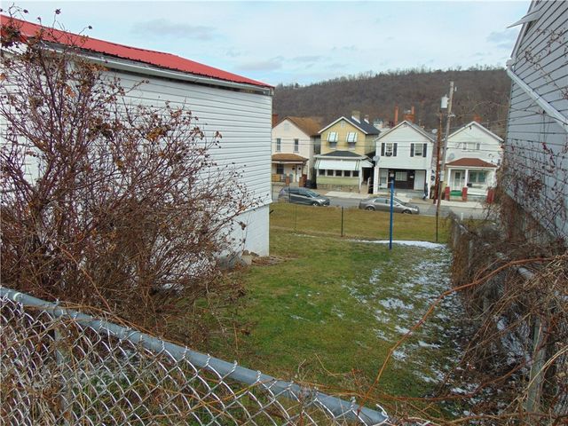 910 Lincoln Ave, Charleroi Boro, PA 15022