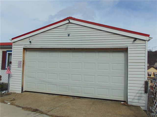 910 Lincoln Ave, Charleroi Boro, PA 15022