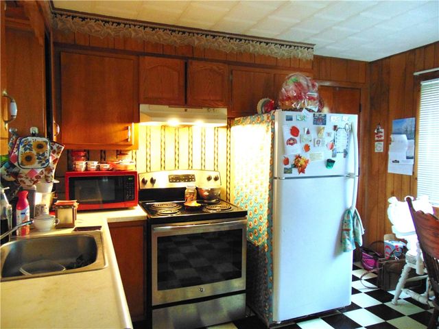 910 Lincoln Ave, Charleroi Boro, PA 15022