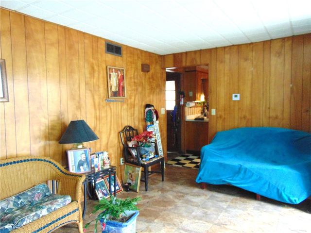 910 Lincoln Ave, Charleroi Boro, PA 15022