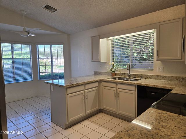 3033 E SIESTA Lane, Phoenix, AZ 85050