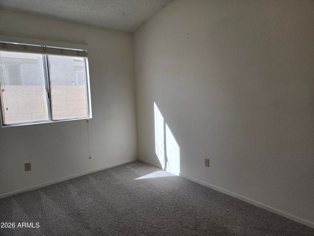 3033 E SIESTA Lane, Phoenix, AZ 85050