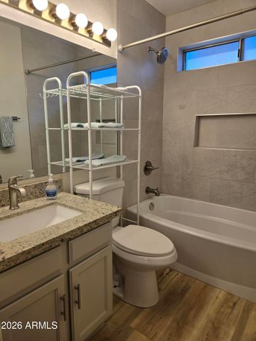 3033 E SIESTA Lane, Phoenix, AZ 85050