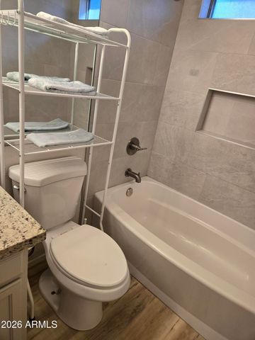 3033 E SIESTA Lane, Phoenix, AZ 85050