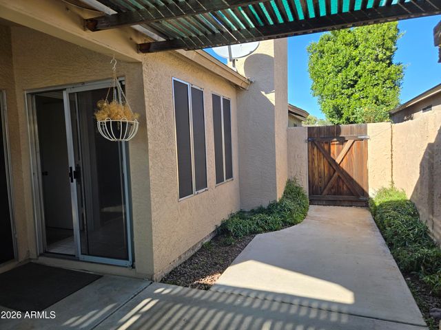 3033 E SIESTA Lane, Phoenix, AZ 85050