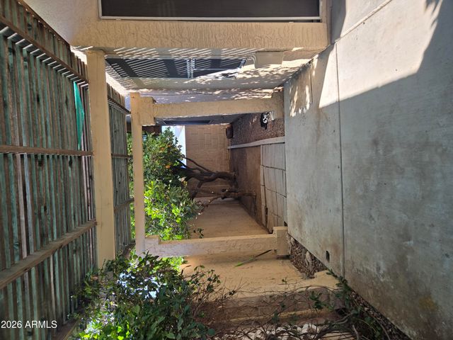 3033 E SIESTA Lane, Phoenix, AZ 85050