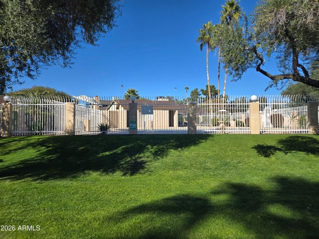 3033 E SIESTA Lane, Phoenix, AZ 85050