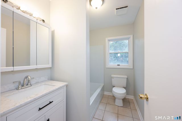 799 Foxon Road, East Haven, CT 06513