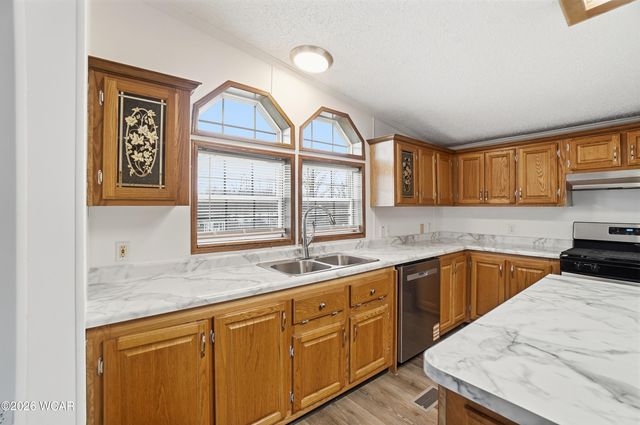 591 Lakeridge Drive, Lima, OH 45804