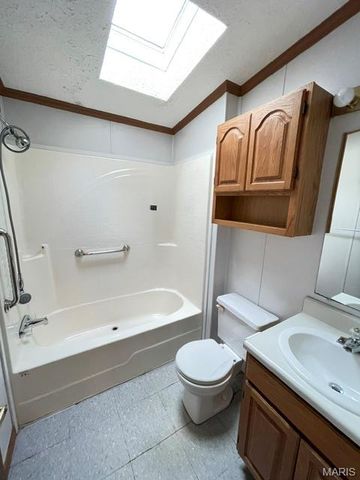 12441 Ladue Road, Creve Coeur, MO 63141