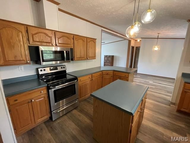 12441 Ladue Road, Creve Coeur, MO 63141