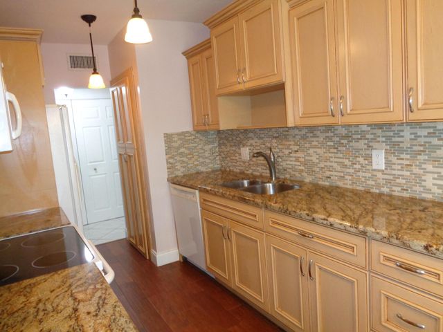 6328 W Longboat Ln Lane W 201, Boca Raton, FL 33433