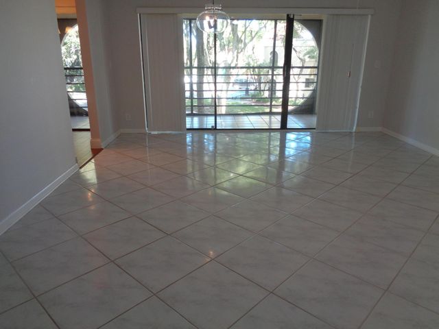 6328 W Longboat Ln Lane W 201, Boca Raton, FL 33433
