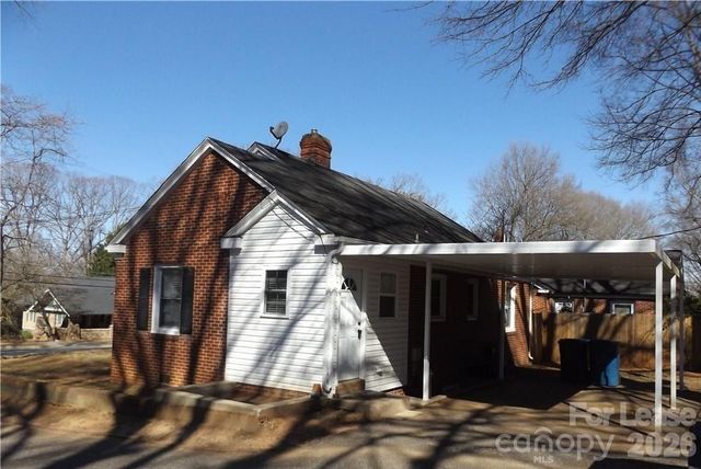 1024 8th Street NE, Hickory, NC 28601
