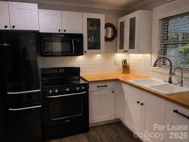 1024 8th Street NE, Hickory, NC 28601