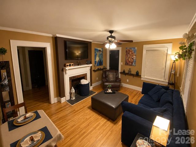 1024 8th Street NE, Hickory, NC 28601