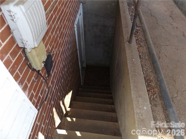 1024 8th Street NE, Hickory, NC 28601