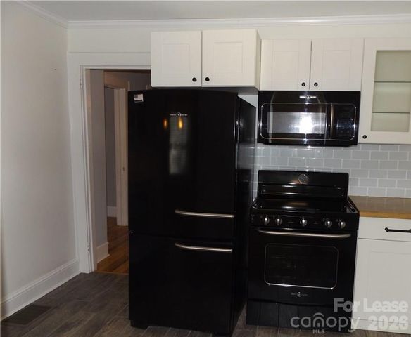 1024 8th Street NE, Hickory, NC 28601