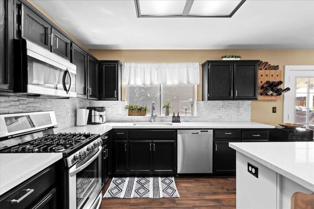 1765 Magnolia Dr, Yuba City, CA 95991
