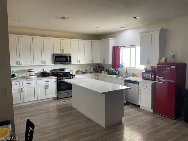 7800 Bay Avenue, California City, CA 93505