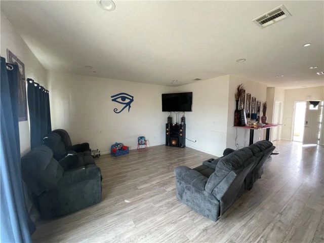 7800 Bay Avenue, California City, CA 93505