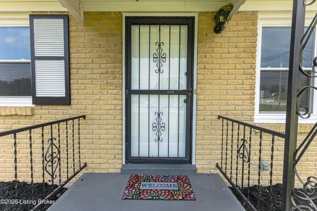 11214 Deering Rd, Louisville, KY 40272