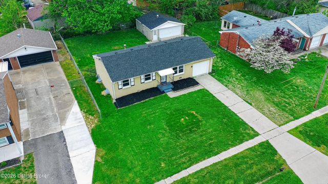 11214 Deering Rd, Louisville, KY 40272