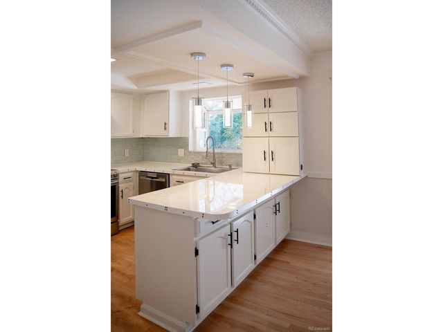 3709 S Mission Pkwy, Aurora, CO 80013