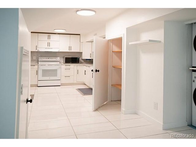 3709 S Mission Pkwy, Aurora, CO 80013