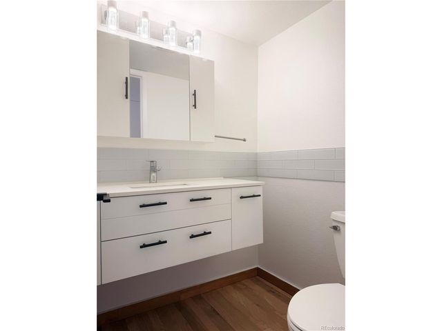 3709 S Mission Pkwy, Aurora, CO 80013