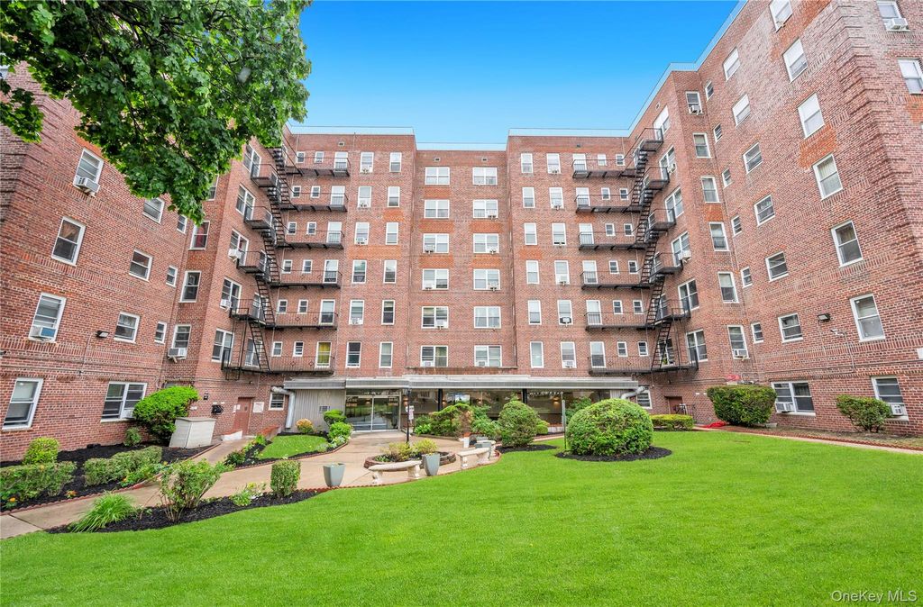 84-50 169th Street 607, Jamaica Hills, NY 11432 — exterior