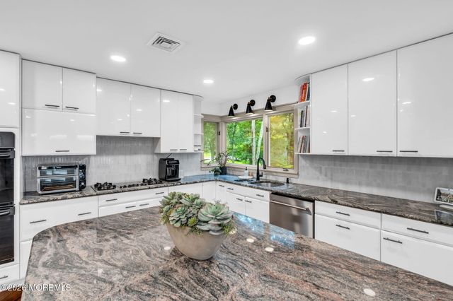 25 Mahoras Drive, Ocean Twp, NJ 07712