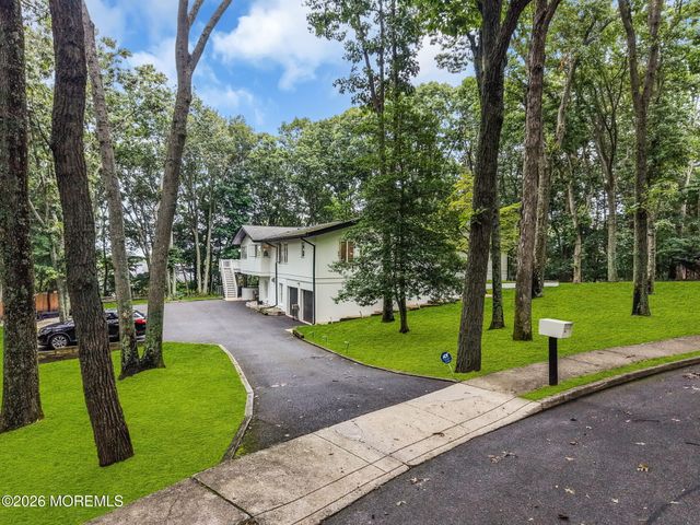 25 Mahoras Drive, Ocean Twp, NJ 07712