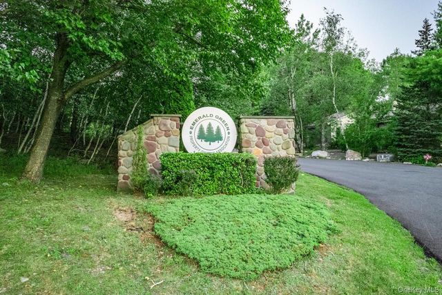 61 Lake Shore Drive E, Rock Hill, NY 12775