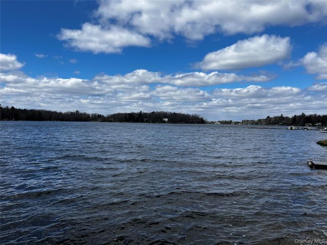 61 Lake Shore Drive E, Rock Hill, NY 12775