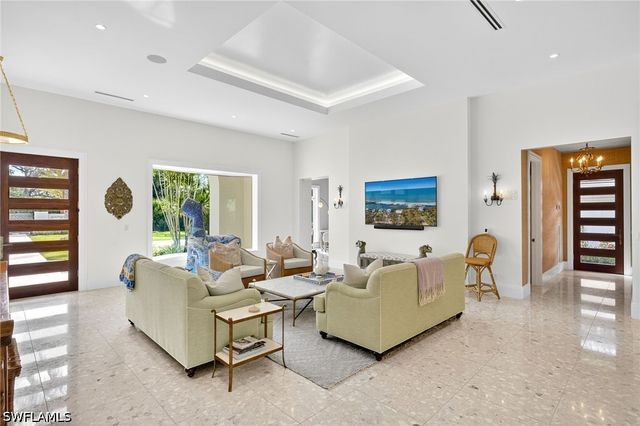 111 Caribbean RD, Naples, FL 34108