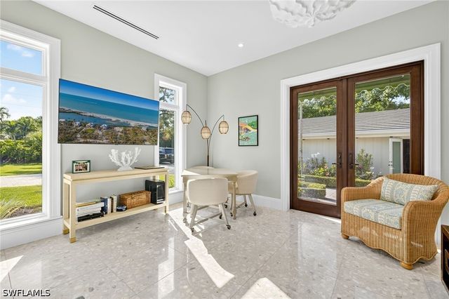 111 Caribbean RD, Naples, FL 34108