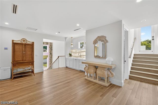 111 Caribbean RD, Naples, FL 34108