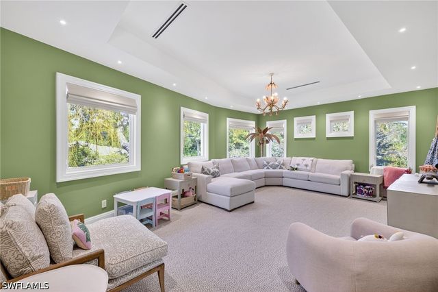 111 Caribbean RD, Naples, FL 34108