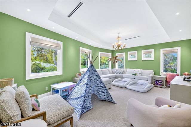 111 Caribbean RD, Naples, FL 34108