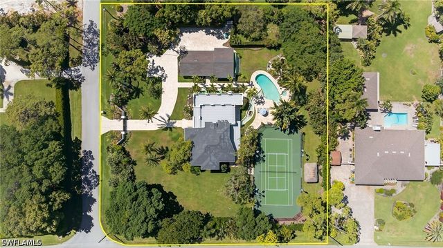 111 Caribbean RD, Naples, FL 34108