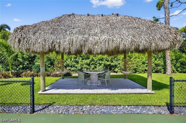 111 Caribbean RD, Naples, FL 34108