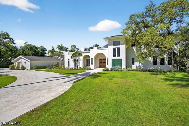 111 Caribbean RD, Naples, FL 34108